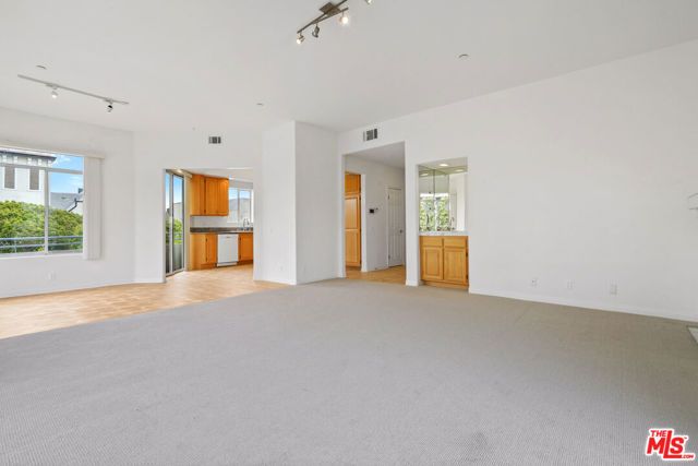 1325 ARIZONA Avenue 201, Santa Monica, CA 90404