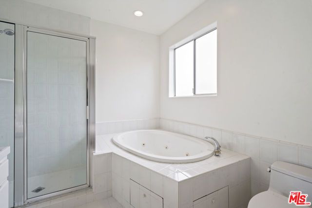 1325 ARIZONA Avenue 201, Santa Monica, CA 90404