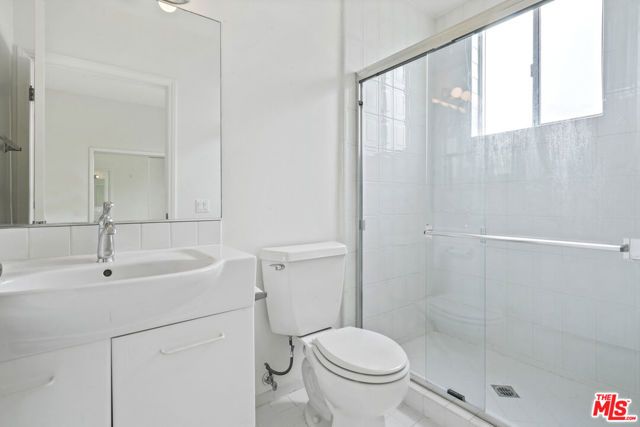 1325 ARIZONA Avenue 201, Santa Monica, CA 90404