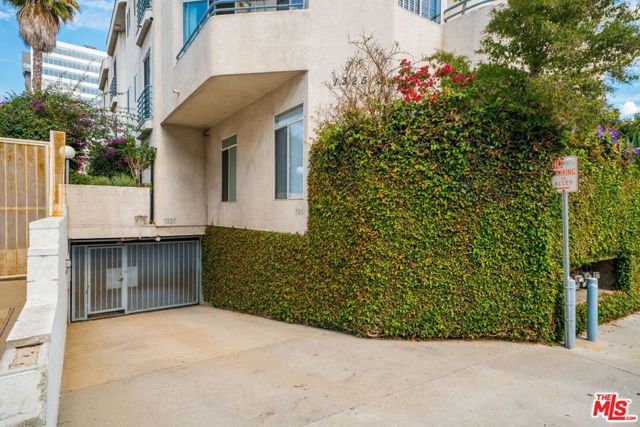 1325 ARIZONA Avenue 201, Santa Monica, CA 90404