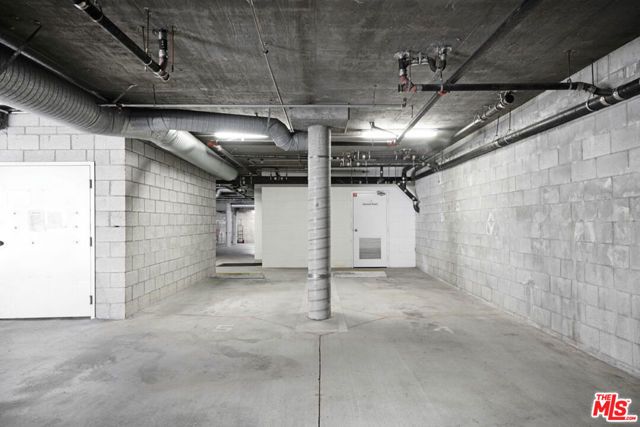 1325 ARIZONA Avenue 201, Santa Monica, CA 90404