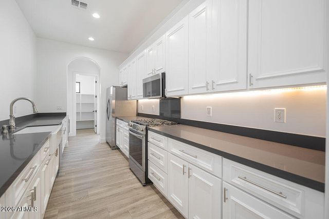 18609 W PORTER Drive, Goodyear, AZ 85338