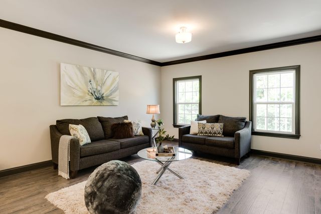 1064 E Elmwood Drive, Chattanooga, TN 37405