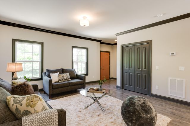 1064 E Elmwood Drive, Chattanooga, TN 37405