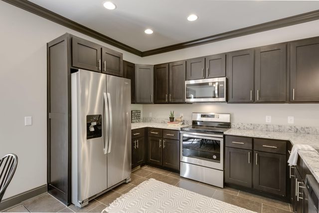 1064 E Elmwood Drive, Chattanooga, TN 37405