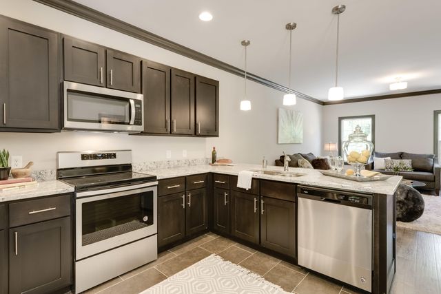 1064 E Elmwood Drive, Chattanooga, TN 37405