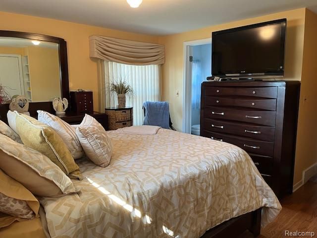 25611 Mulroy Drive, Southfield, MI 48033