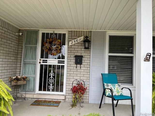 25611 Mulroy Drive, Southfield, MI 48033