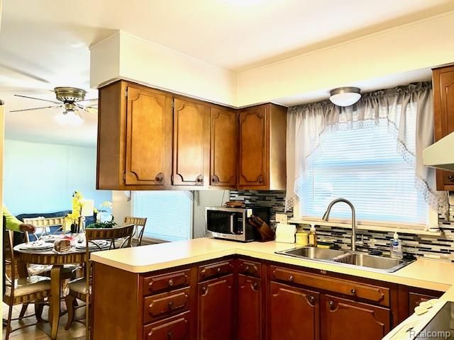 25611 Mulroy Drive, Southfield, MI 48033