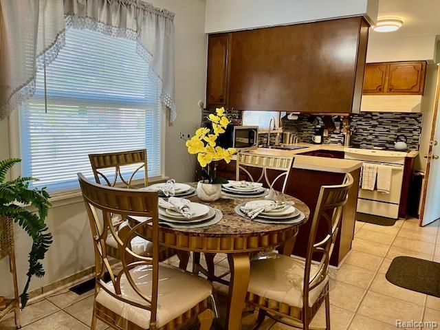 25611 Mulroy Drive, Southfield, MI 48033