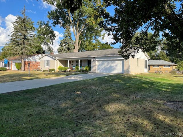 25611 Mulroy Drive, Southfield, MI 48033