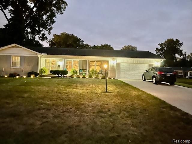 25611 Mulroy Drive, Southfield, MI 48033