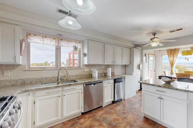 183 Sunrise Road, Santa Fe, NM 87507
