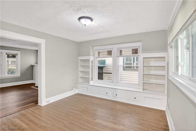 884 Nela View Road, Cleveland Heights, OH 44112