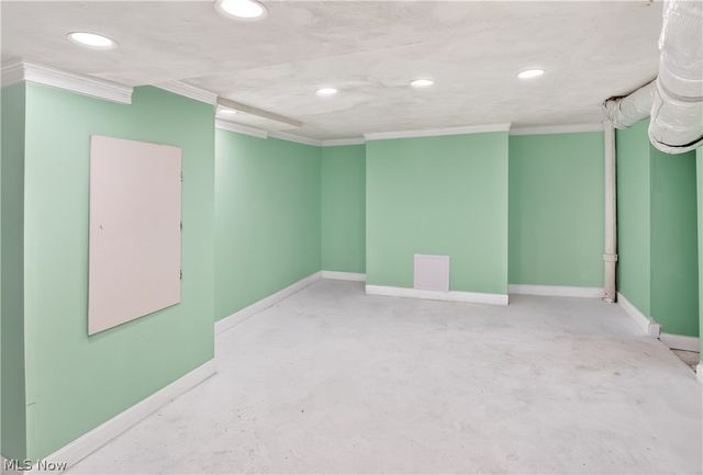 884 Nela View Road, Cleveland Heights, OH 44112