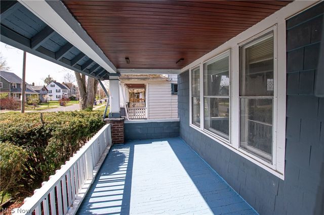 884 Nela View Road, Cleveland Heights, OH 44112