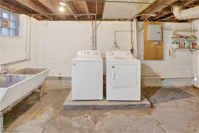 884 Nela View Road, Cleveland Heights, OH 44112