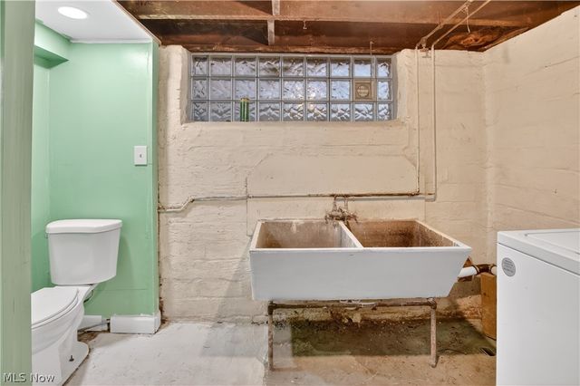 884 Nela View Road, Cleveland Heights, OH 44112