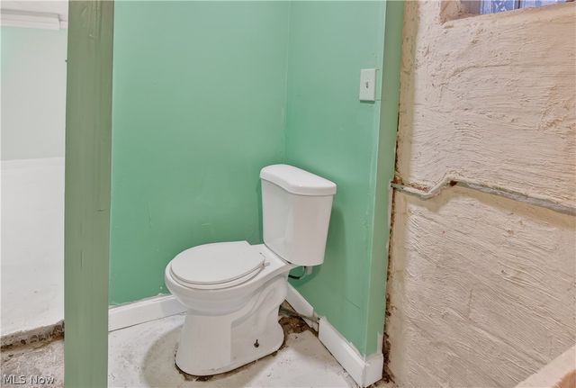 884 Nela View Road, Cleveland Heights, OH 44112