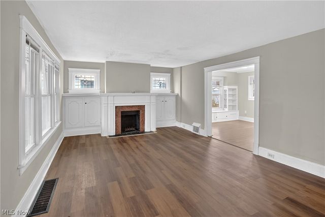 884 Nela View Road, Cleveland Heights, OH 44112