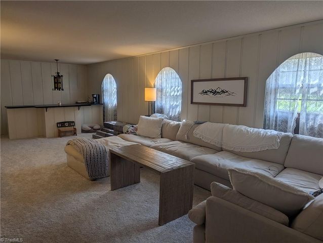 4661 Kinnamon Road, Winston-salem, NC 27103