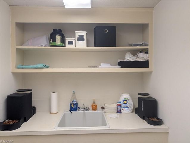 4661 Kinnamon Road, Winston-salem, NC 27103