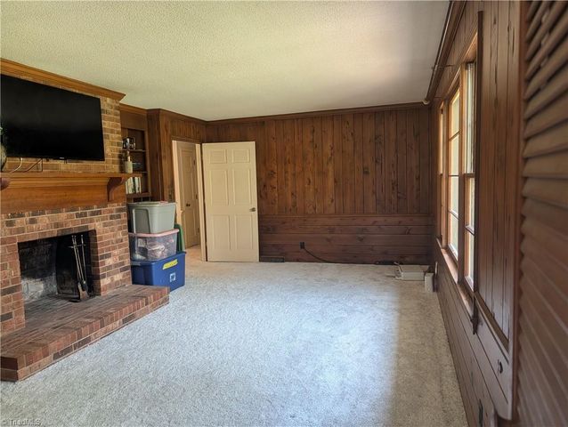 4661 Kinnamon Road, Winston-salem, NC 27103