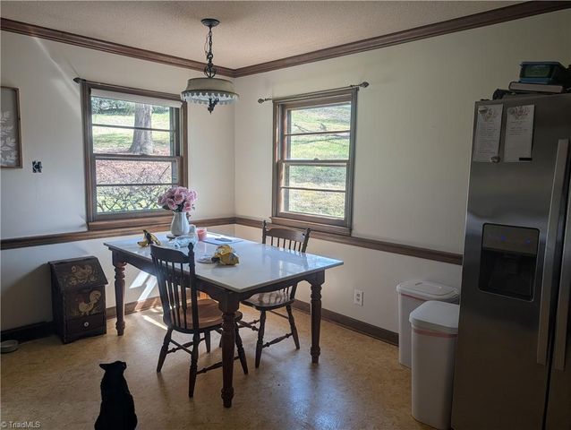 4661 Kinnamon Road, Winston-salem, NC 27103