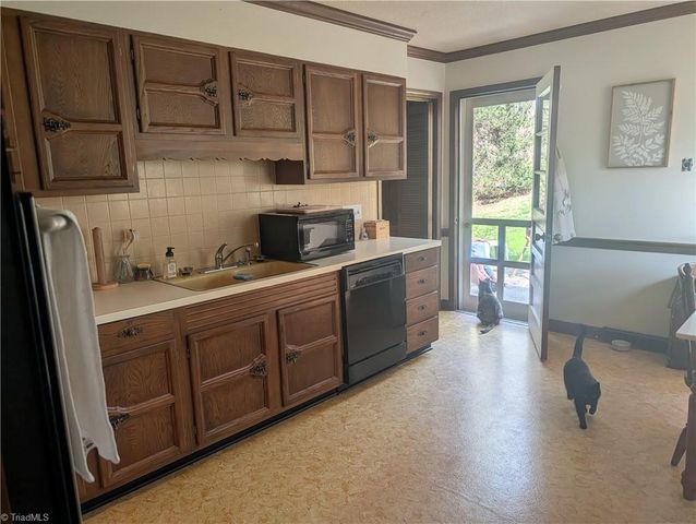 4661 Kinnamon Road, Winston-salem, NC 27103