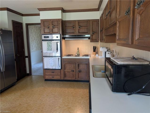 4661 Kinnamon Road, Winston-salem, NC 27103