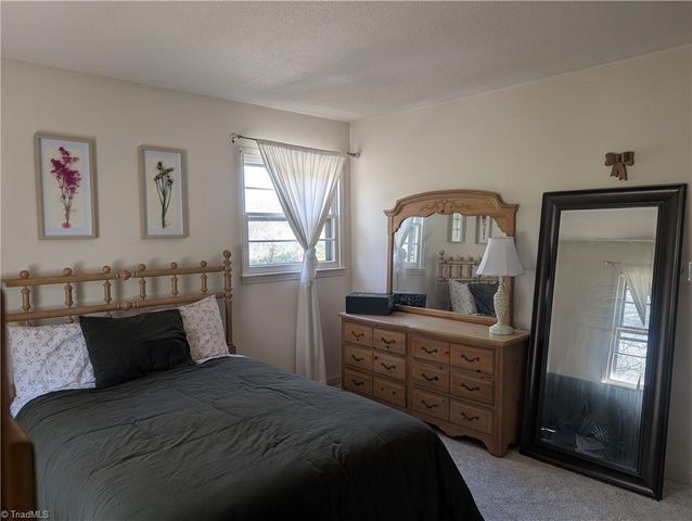 4661 Kinnamon Road, Winston-salem, NC 27103