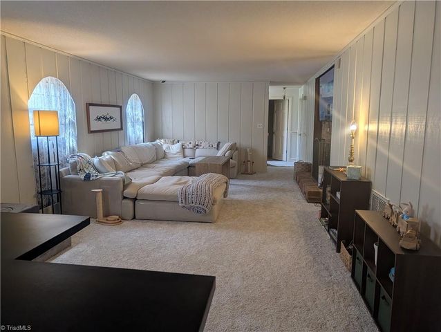 4661 Kinnamon Road, Winston-salem, NC 27103