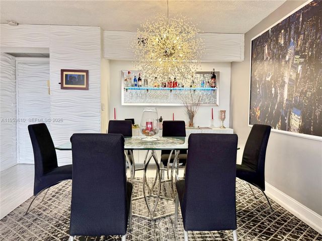 3701 N Country Club Dr 2205, Aventura, FL 33180