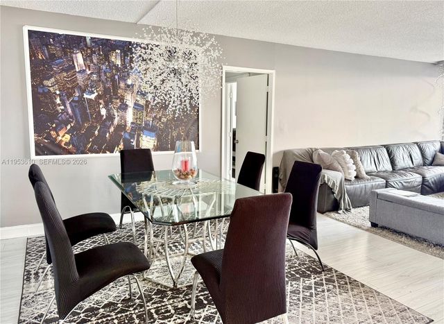 3701 N Country Club Dr 2205, Aventura, FL 33180