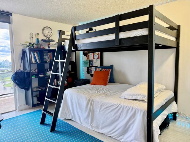 3701 N Country Club Dr 2205, Aventura, FL 33180