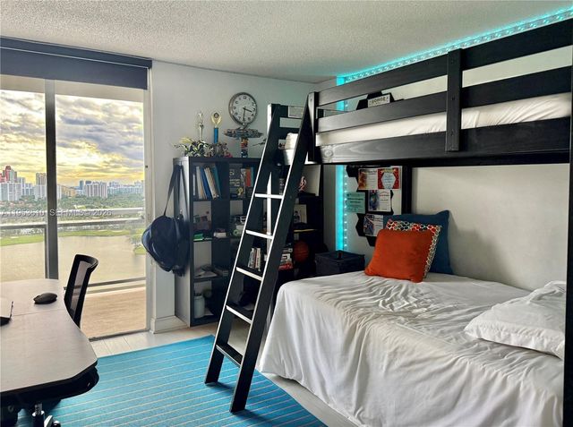 3701 N Country Club Dr 2205, Aventura, FL 33180