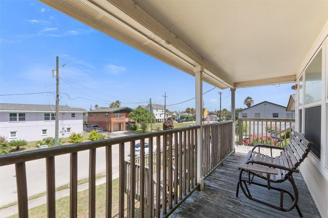 2001 67th Street, Galveston, TX 77551