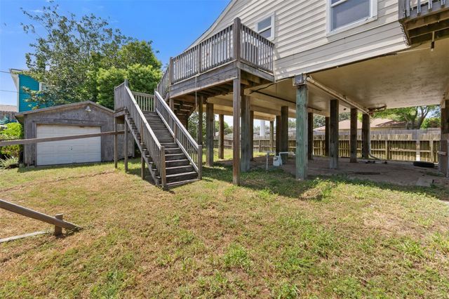 2001 67th Street, Galveston, TX 77551
