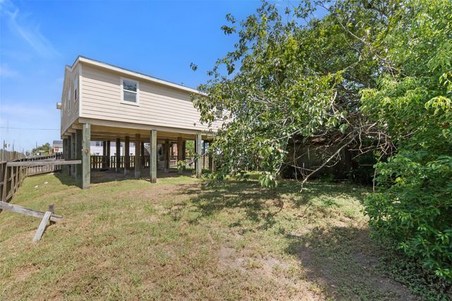 2001 67th Street, Galveston, TX 77551