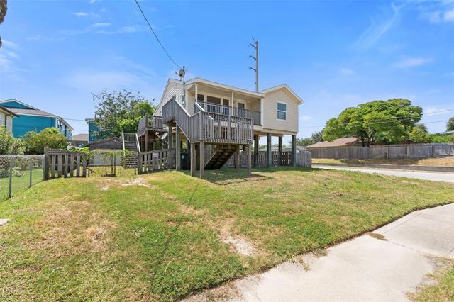 2001 67th Street, Galveston, TX 77551