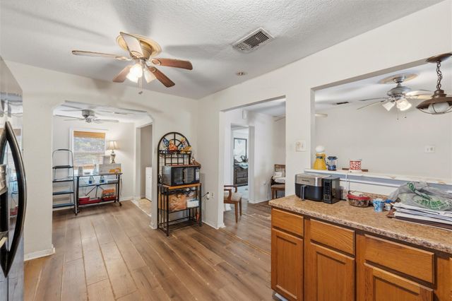 2001 67th Street, Galveston, TX 77551