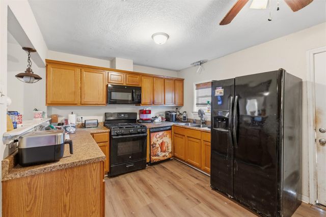 2001 67th Street, Galveston, TX 77551
