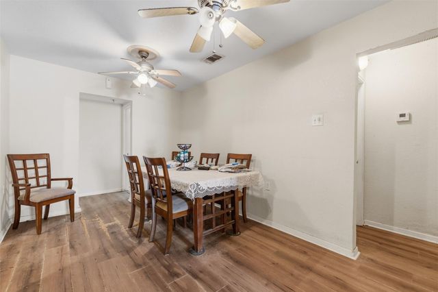 2001 67th Street, Galveston, TX 77551