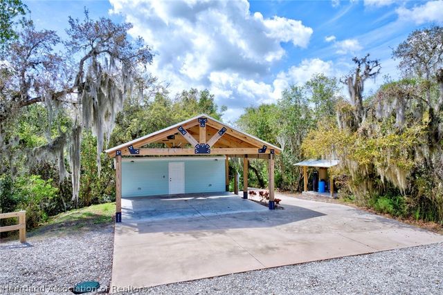 424 Lake Mirror Drive, Lake Placid, FL 33852