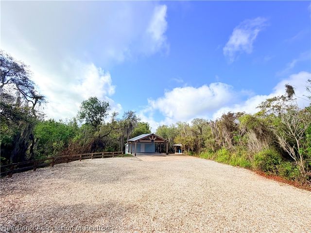 424 Lake Mirror Drive, Lake Placid, FL 33852