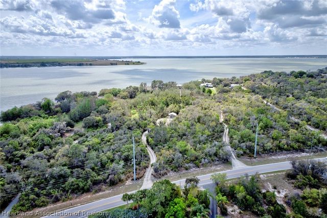 424 Lake Mirror Drive, Lake Placid, FL 33852