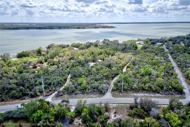 424 Lake Mirror Drive, Lake Placid, FL 33852