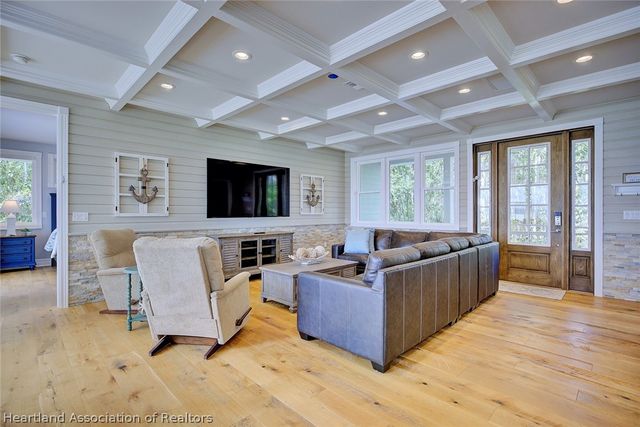 424 Lake Mirror Drive, Lake Placid, FL 33852