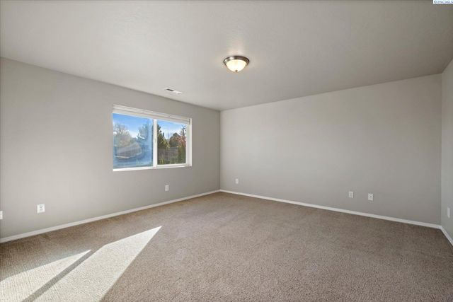 2581 Jason Loop, Richland, WA 99352