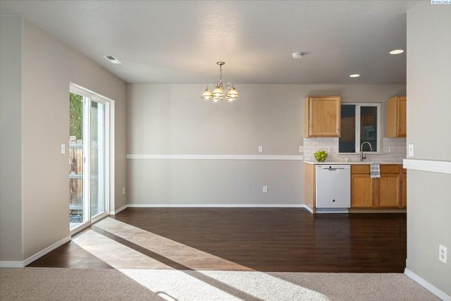 2581 Jason Loop, Richland, WA 99352